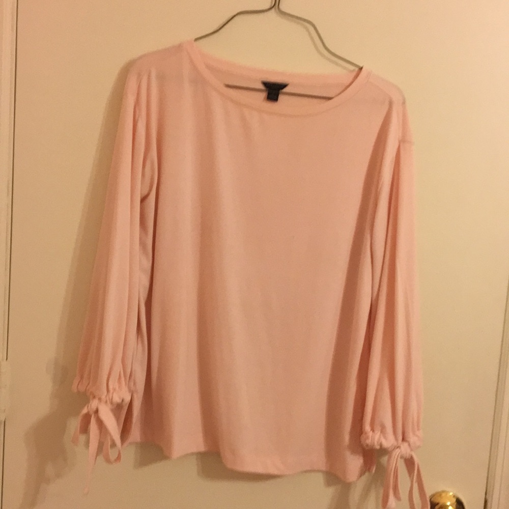 ANN Taylor Ladies beautiful Top. Pink color.